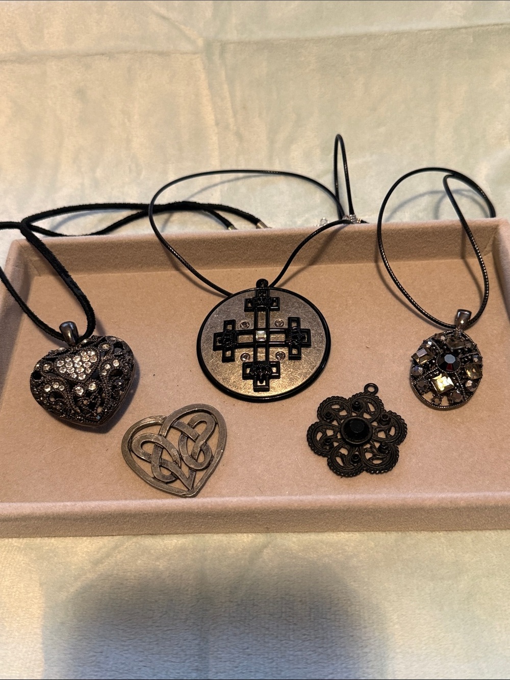 Black Multi-Pendant Necklace Set — Chic Women's Necklaces